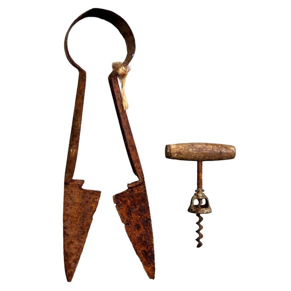 Vintage Antique Sheep Shears Corkscrew Wine Bottle Opener Wood Metal Rusty Decor - Picture 1 of 10
